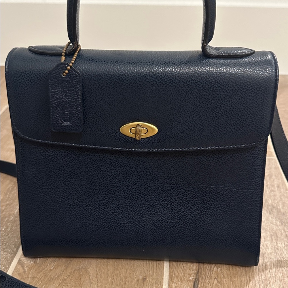 Vintage coach Madison Elegant navy pebbled Leather Handbag - Picture 2 of 10